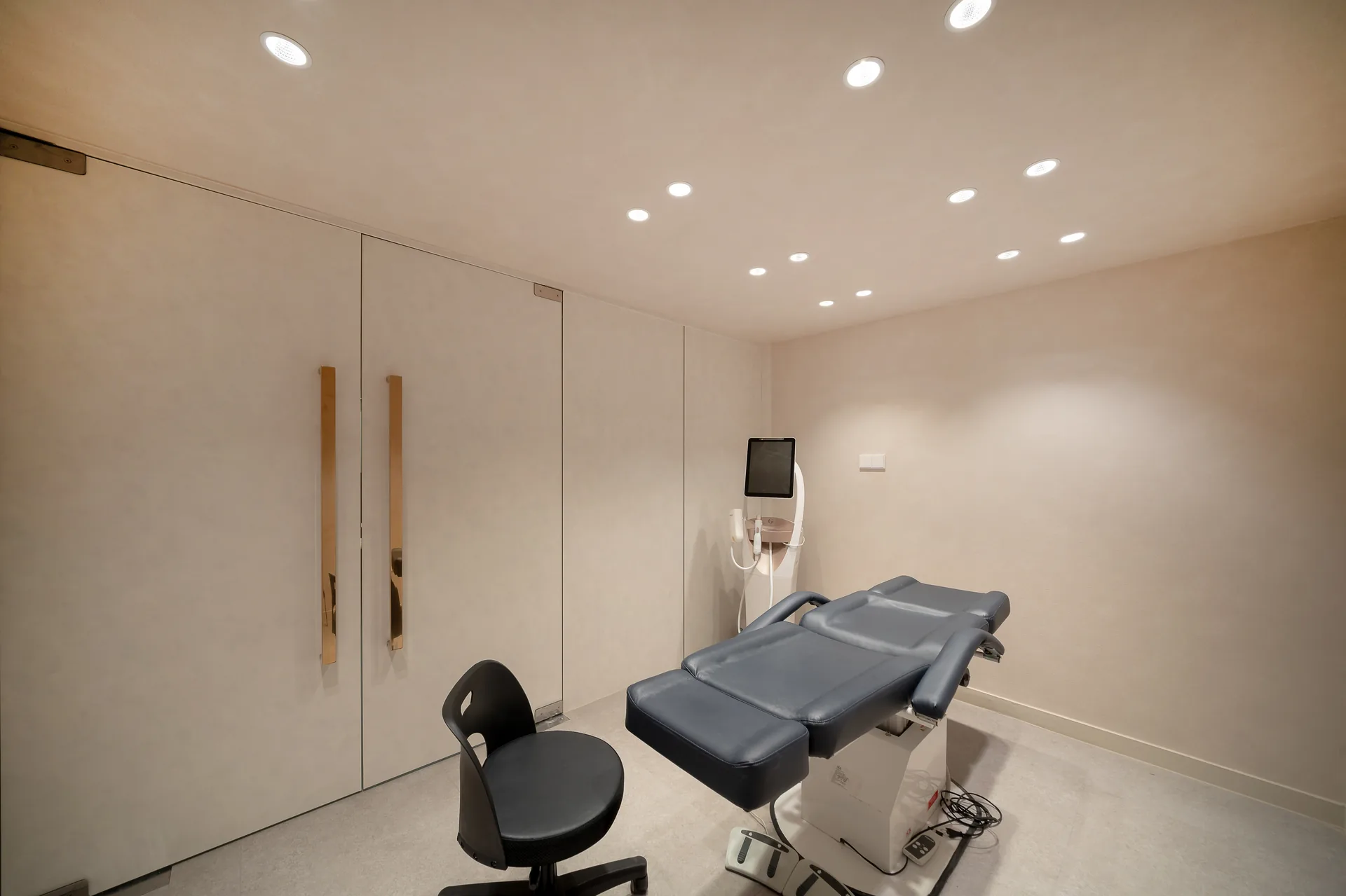 Clinic interior 8